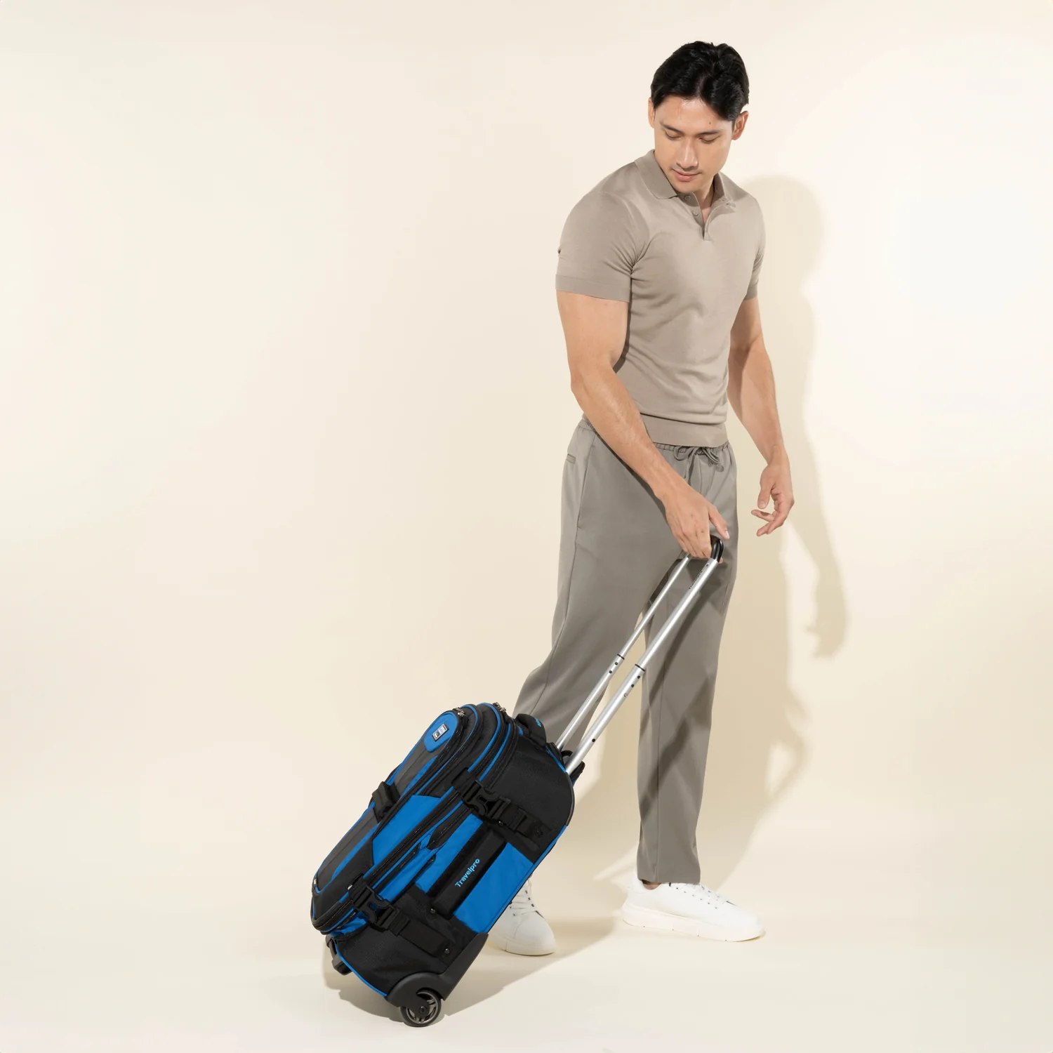 Bold™ By Travelpro® Carry-On Rollaboard® - Image 10
