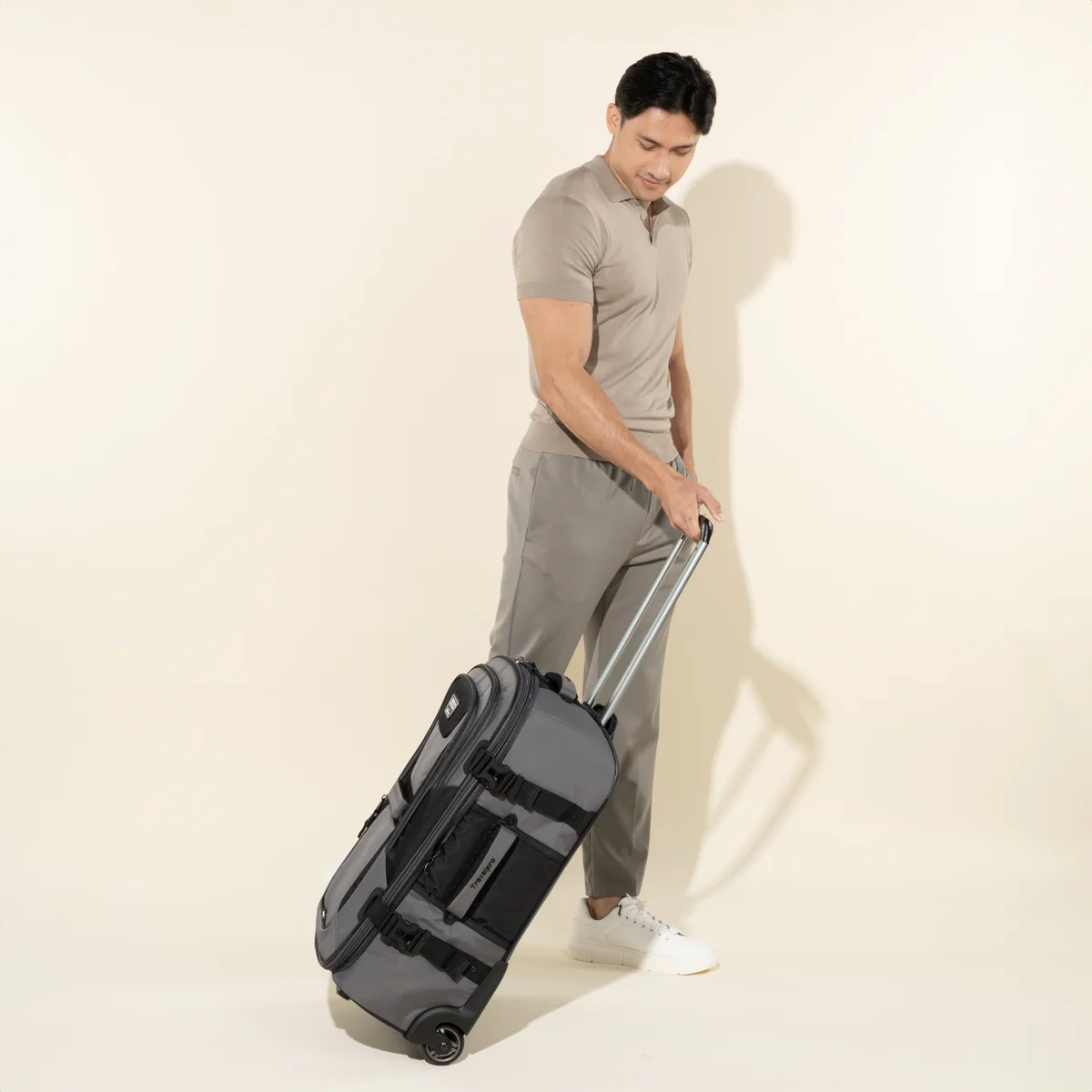 Bold™ By Travelpro® Medium Check-In Rollaboard® - Image 4