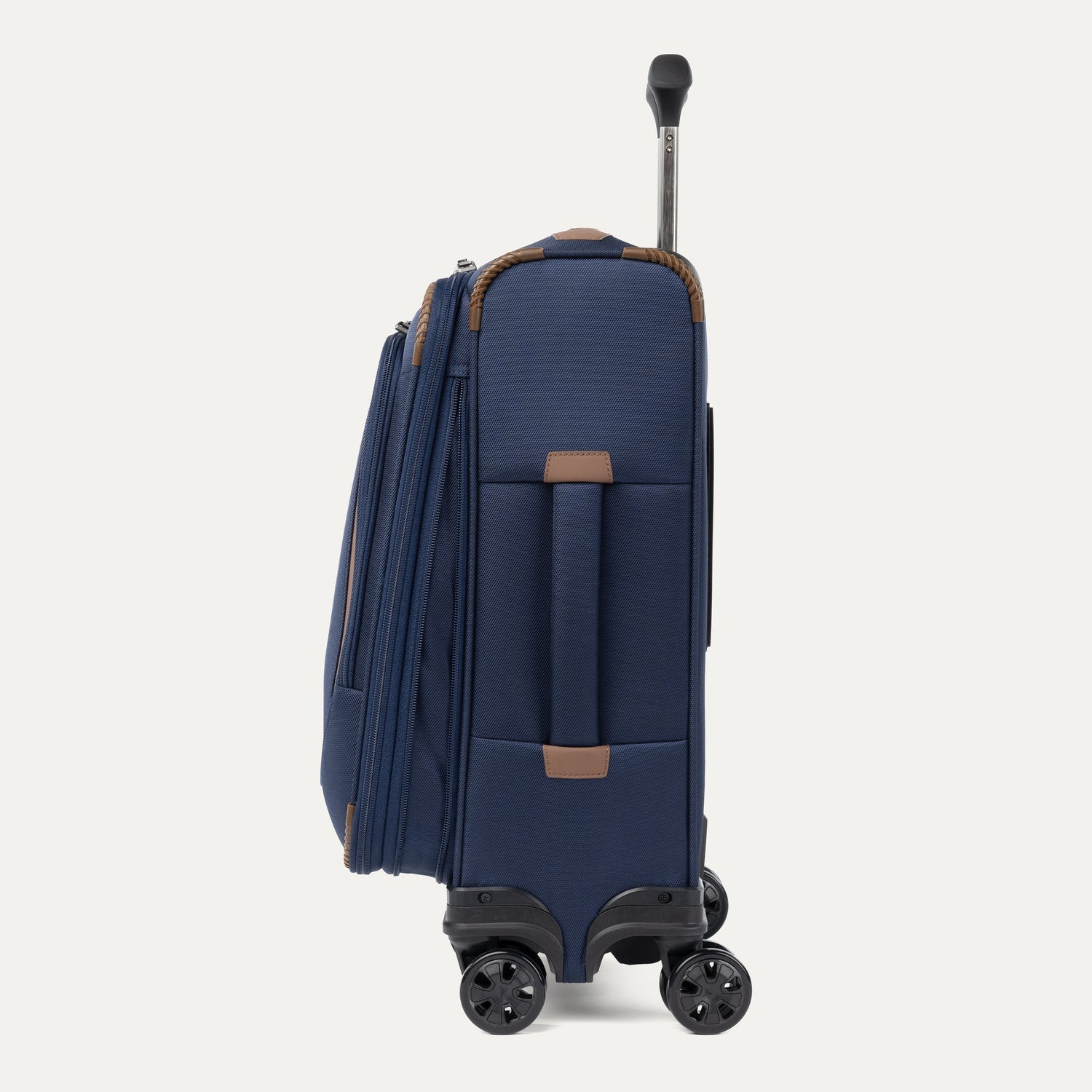 Crew™ Classic Compact Carry-On / Large Check-In Set - Image 7