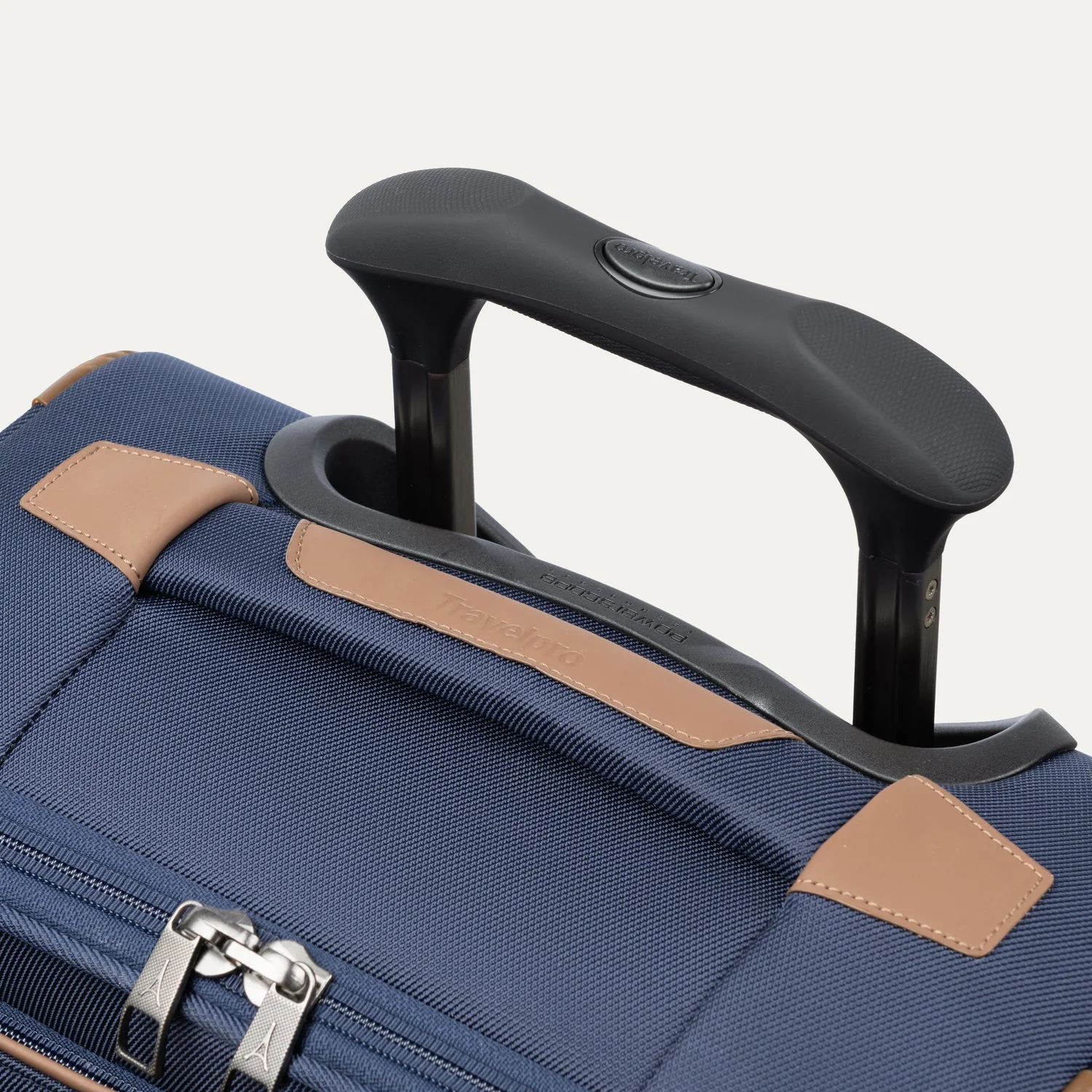 Crew™ Classic Compact Carry-On / Medium Check-In Set - Image 29