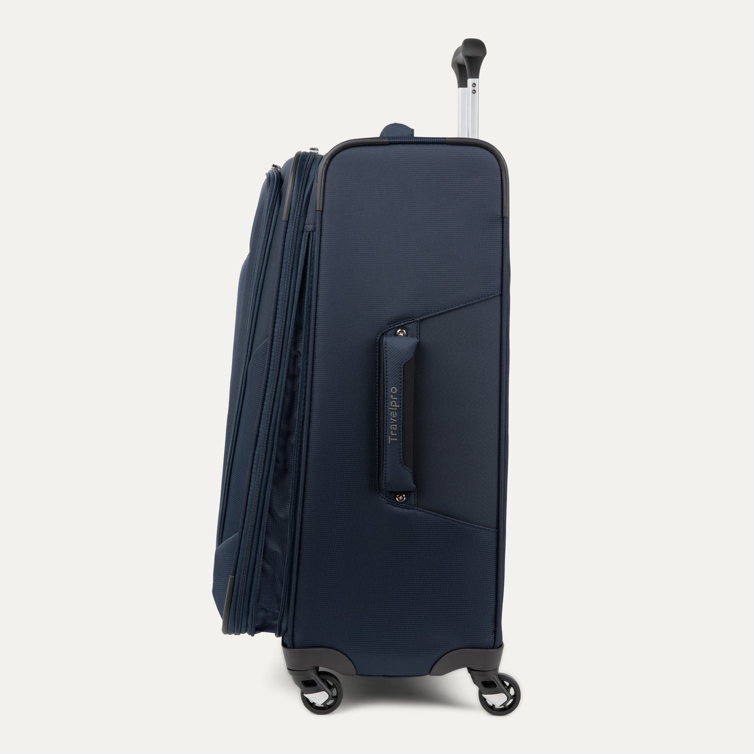 Maxlite® 5 Medium Check-In Spinner - Image 12