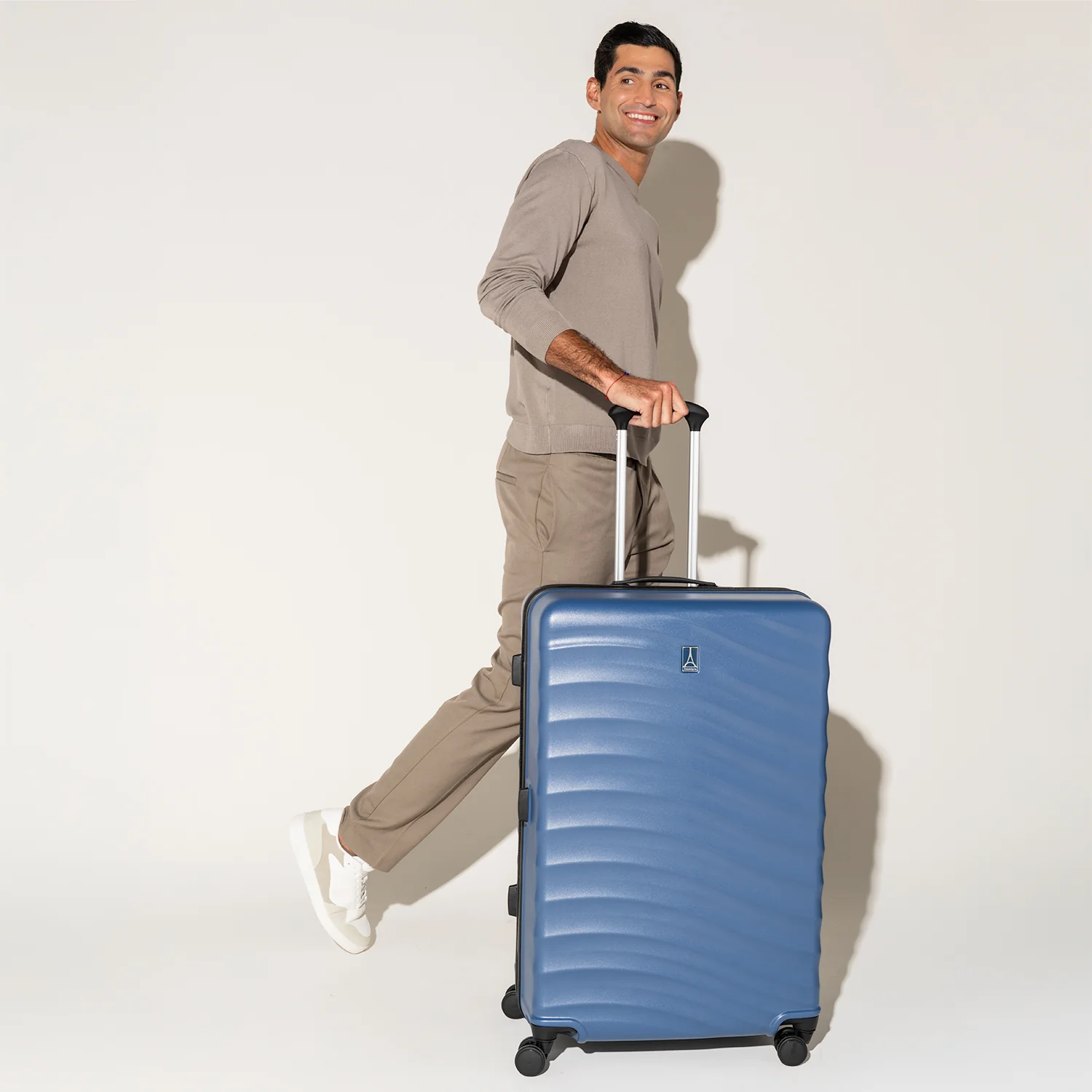 Maxlite® Air V2 Large Check-In Hardside Spinner - Image 35