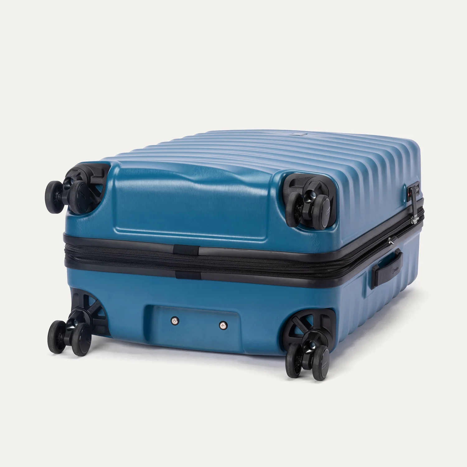Maxlite® Air V2 Medium Check-In Hardside Spinner - Image 14