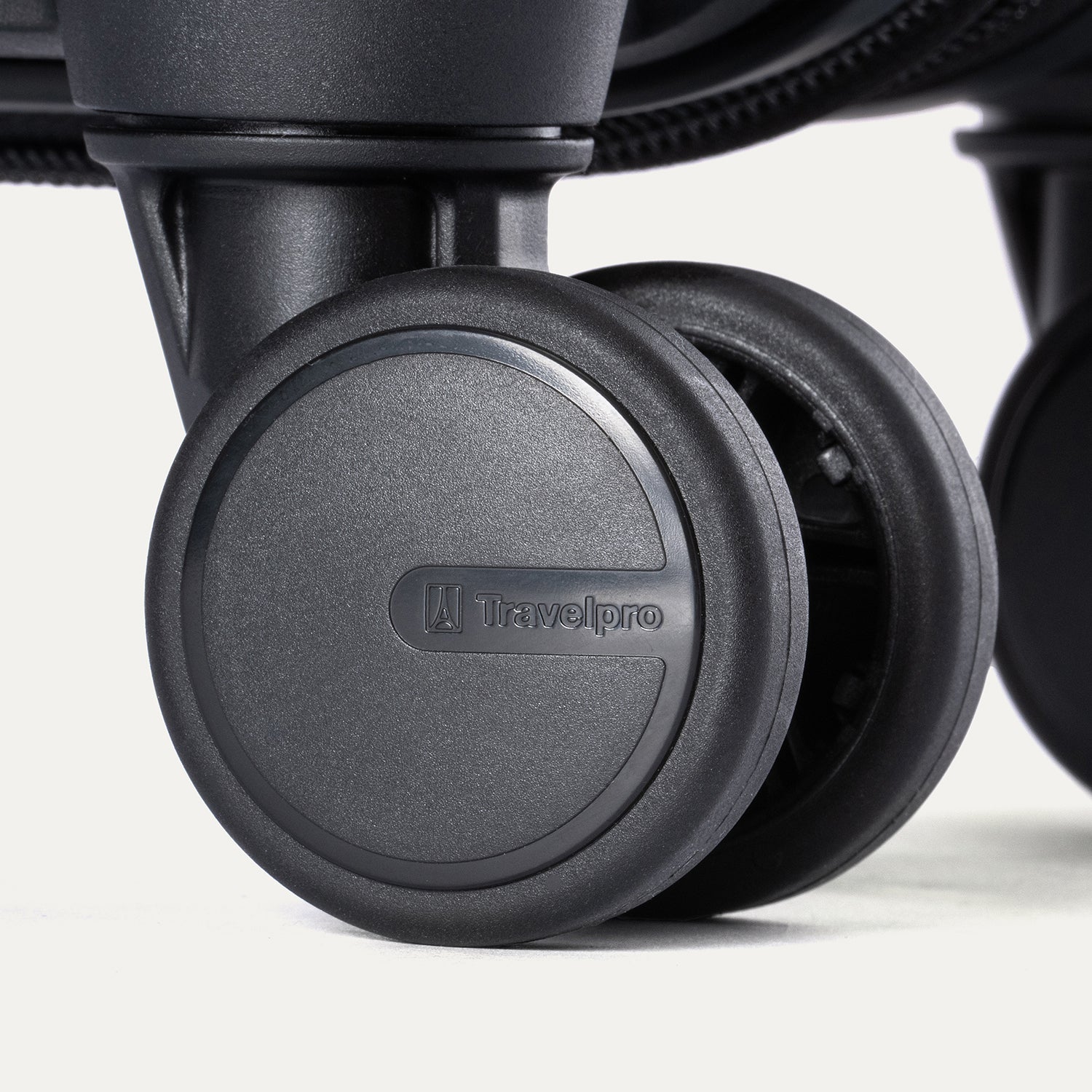 Maxlite® Air V2 Medium Check-In Hardside Spinner - Image 17