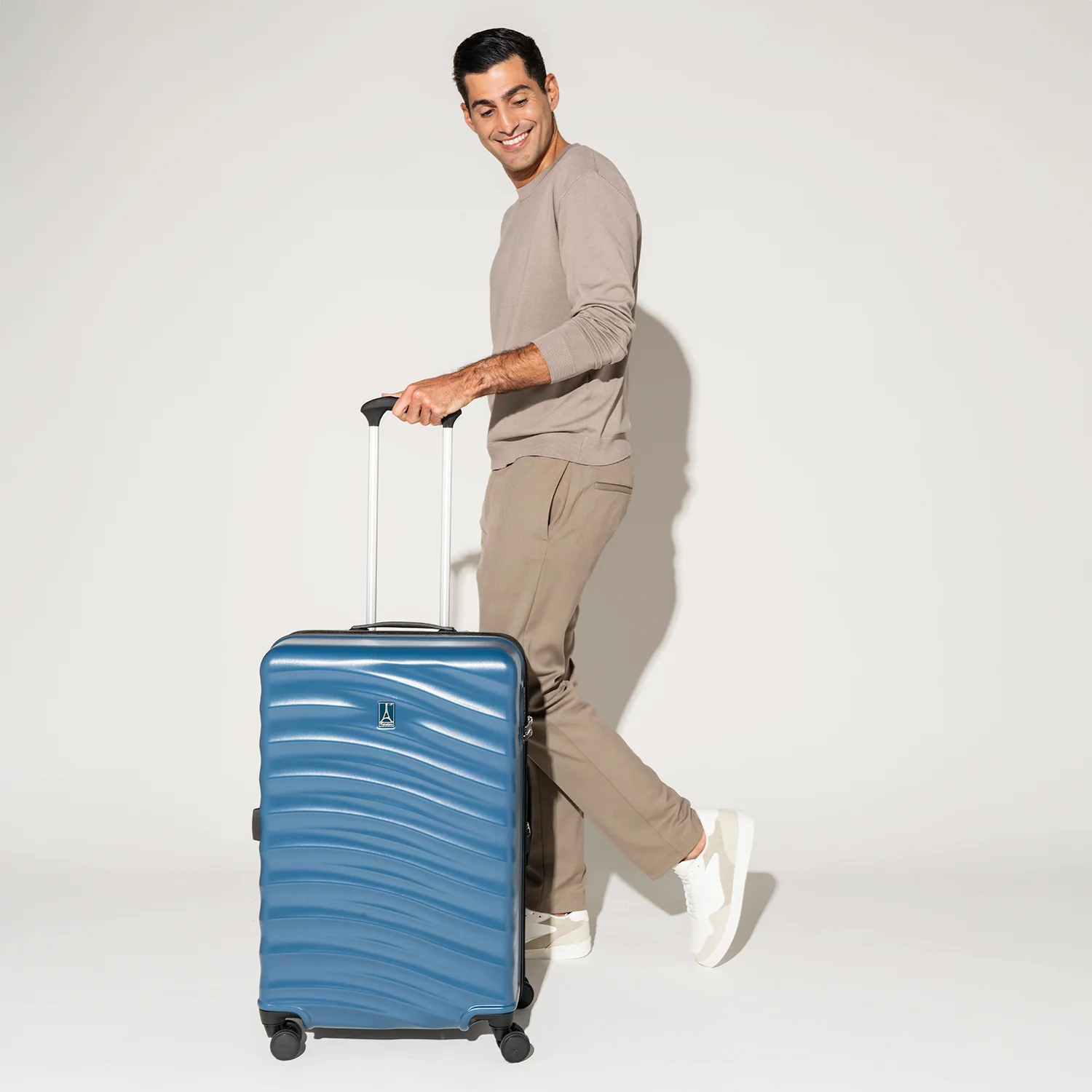 Maxlite® Air V2 Medium Check-In Hardside Spinner - Image 49