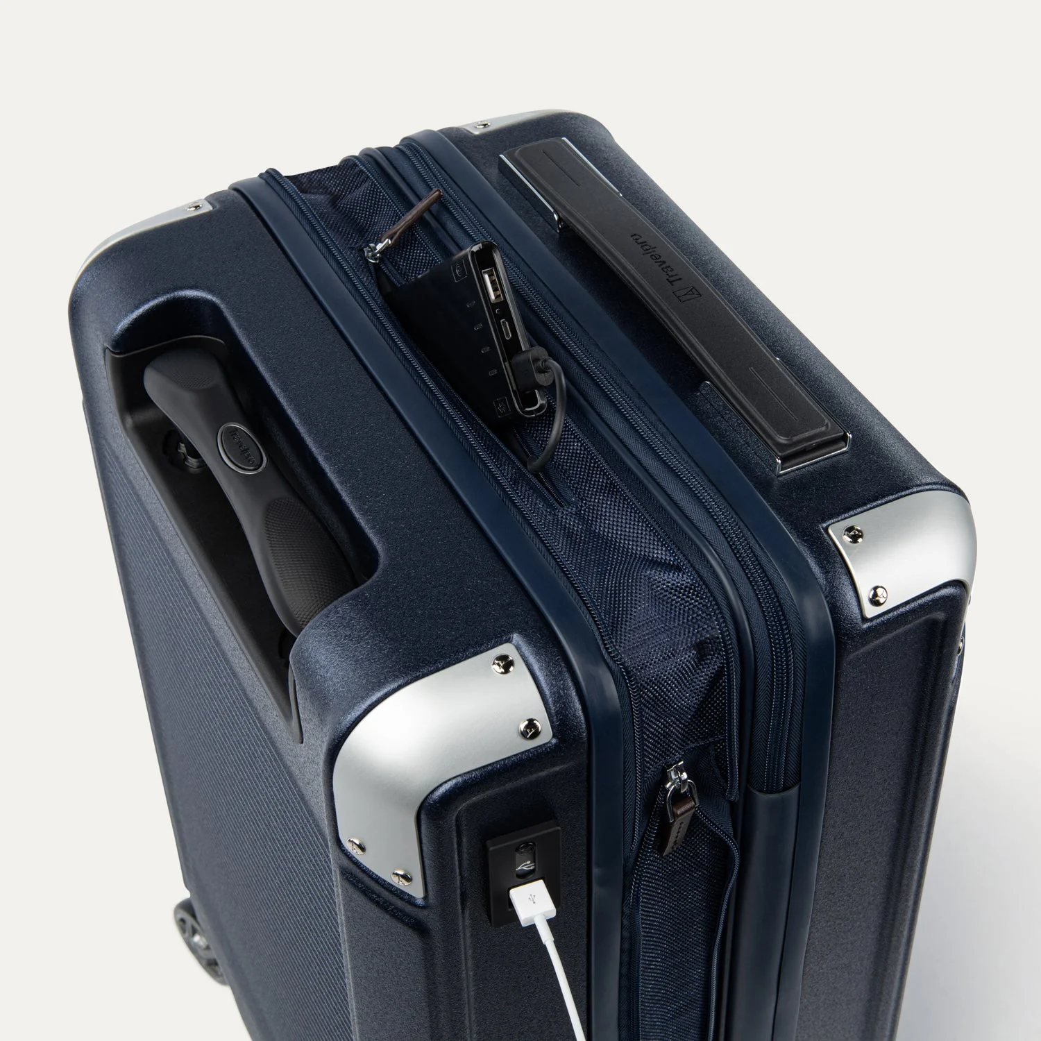 Platinum® Elite Compact Carry-On / Medium Check-In Hardside Set - Image 26