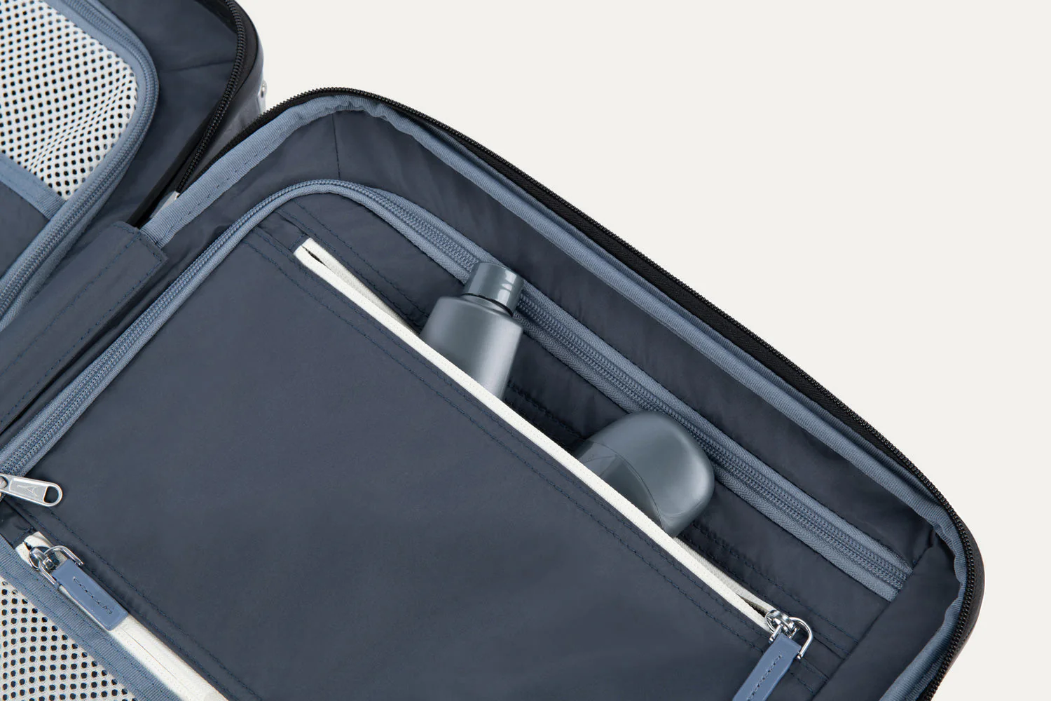 Platinum® Elite Compact Carry-On / Medium Check-In Hardside Set - Image 5