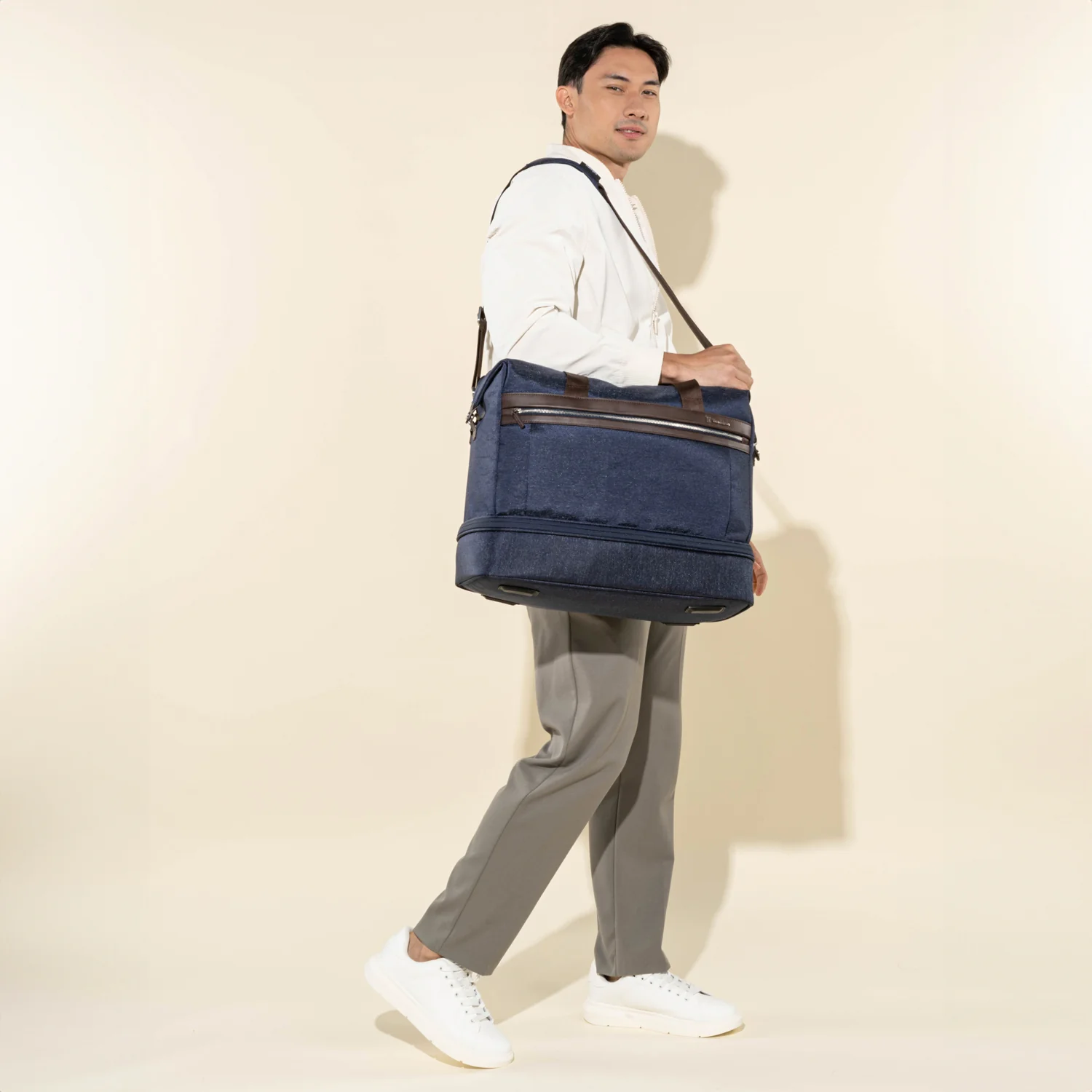 Platinum® Elite Drop-Bottom Weekender - Image 14