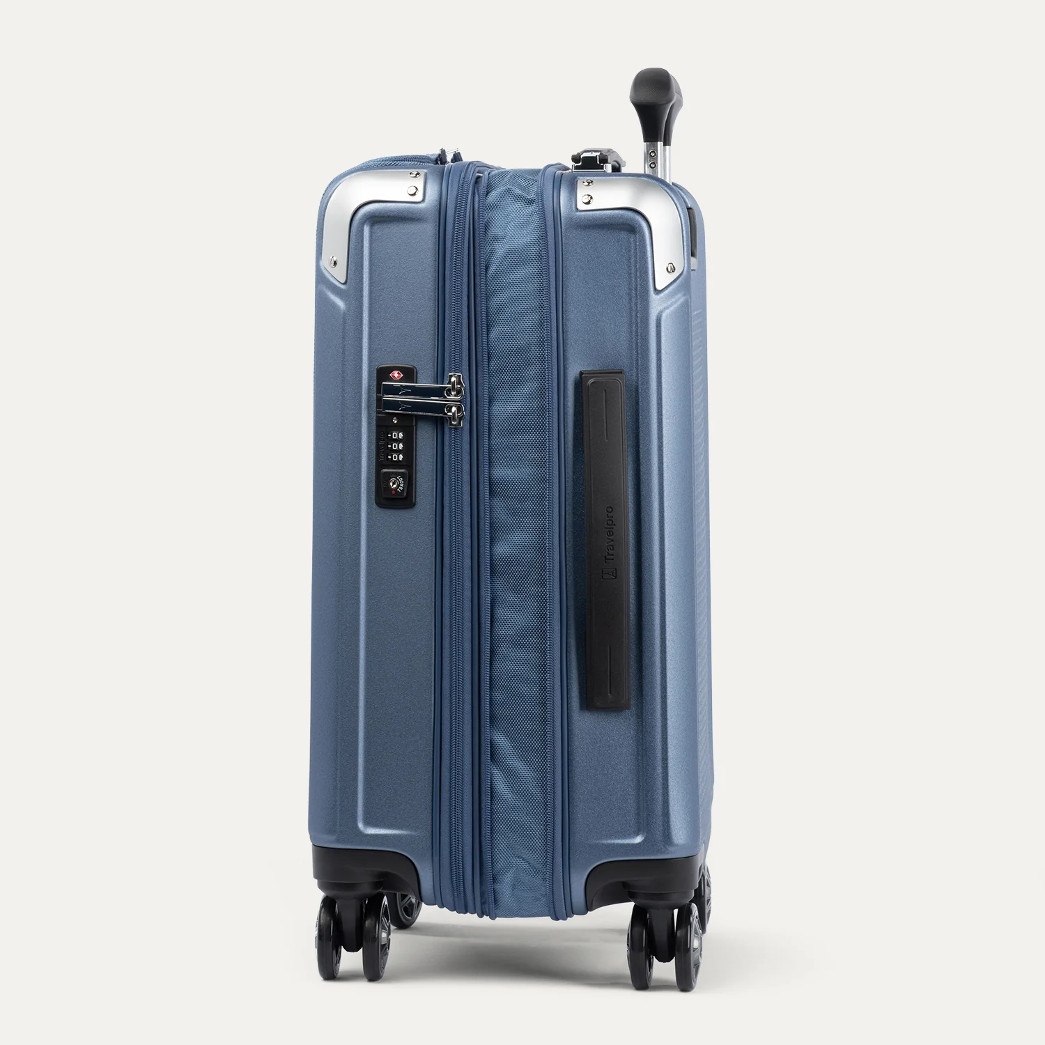 Platinum® Elite Carry-On Business Plus Hardside Spinner - Image 17