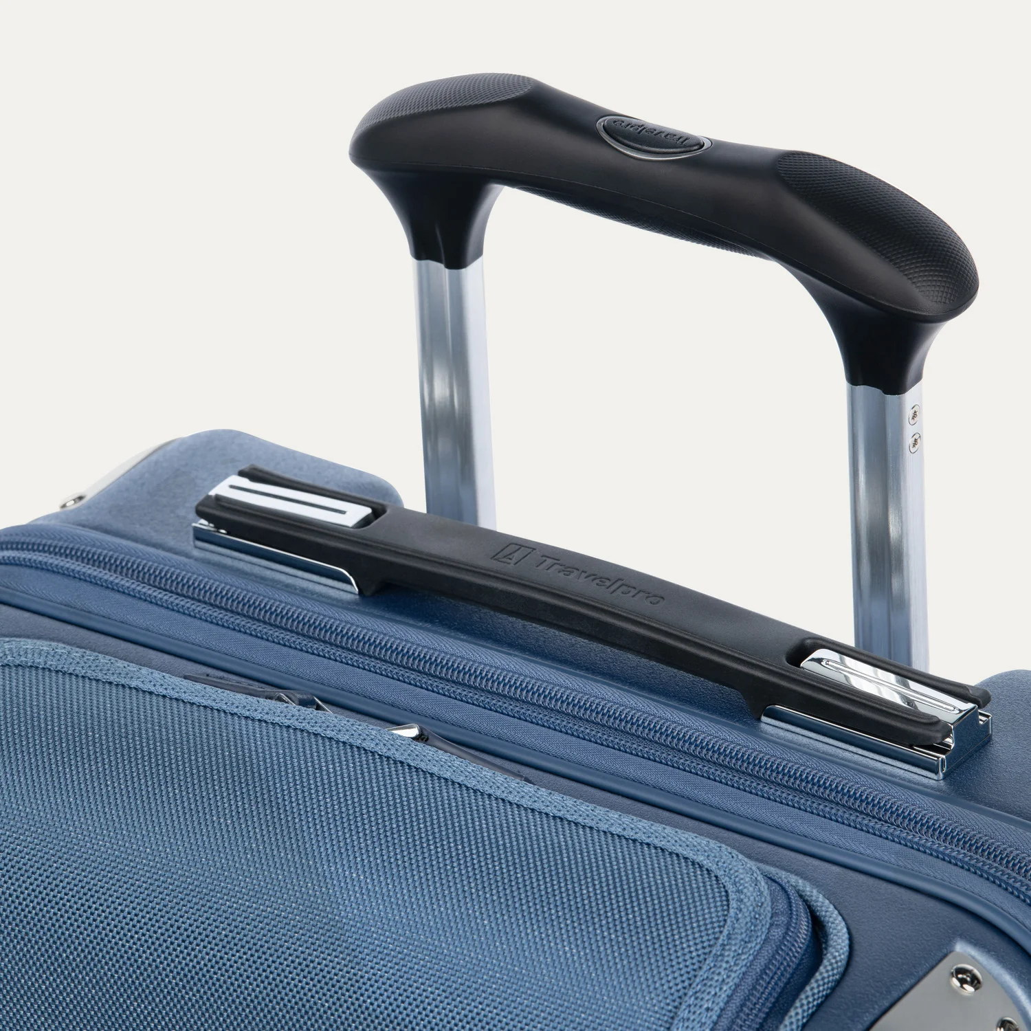 Platinum® Elite Carry-On Business Plus Hardside Spinner - Image 20