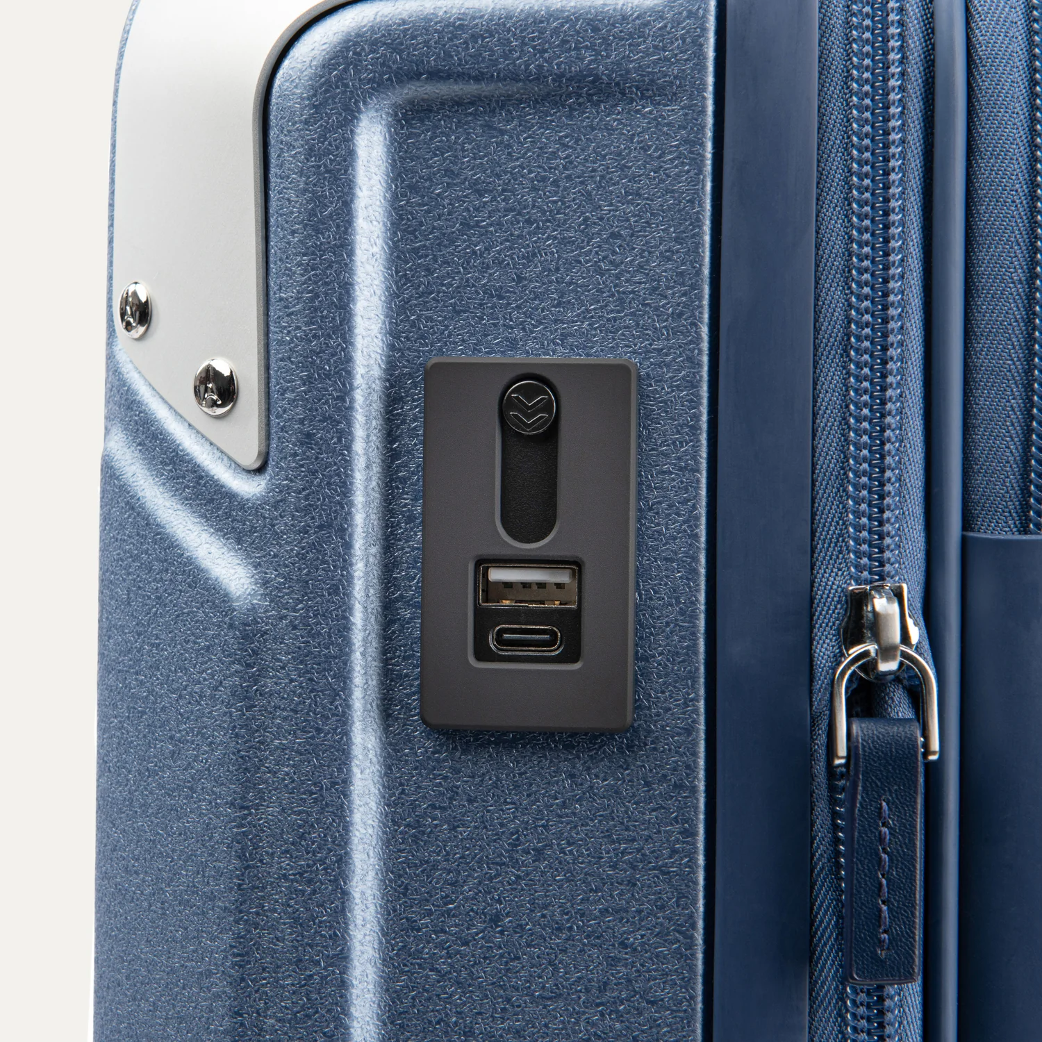 Platinum® Elite Carry-On Hardside Spinner - Image 27