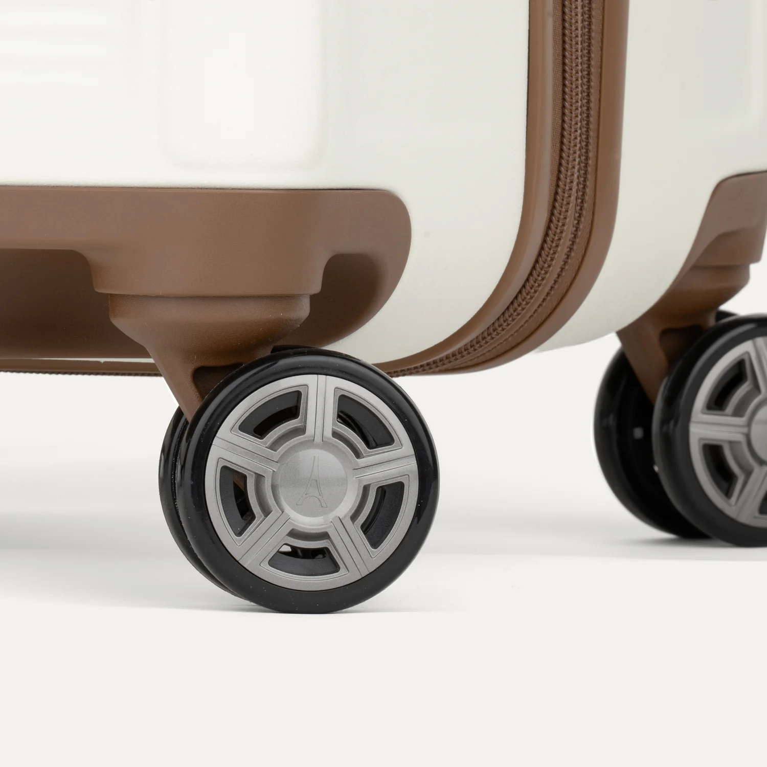 Platinum® Elite Large Check-In Hardside Spinner - Image 10