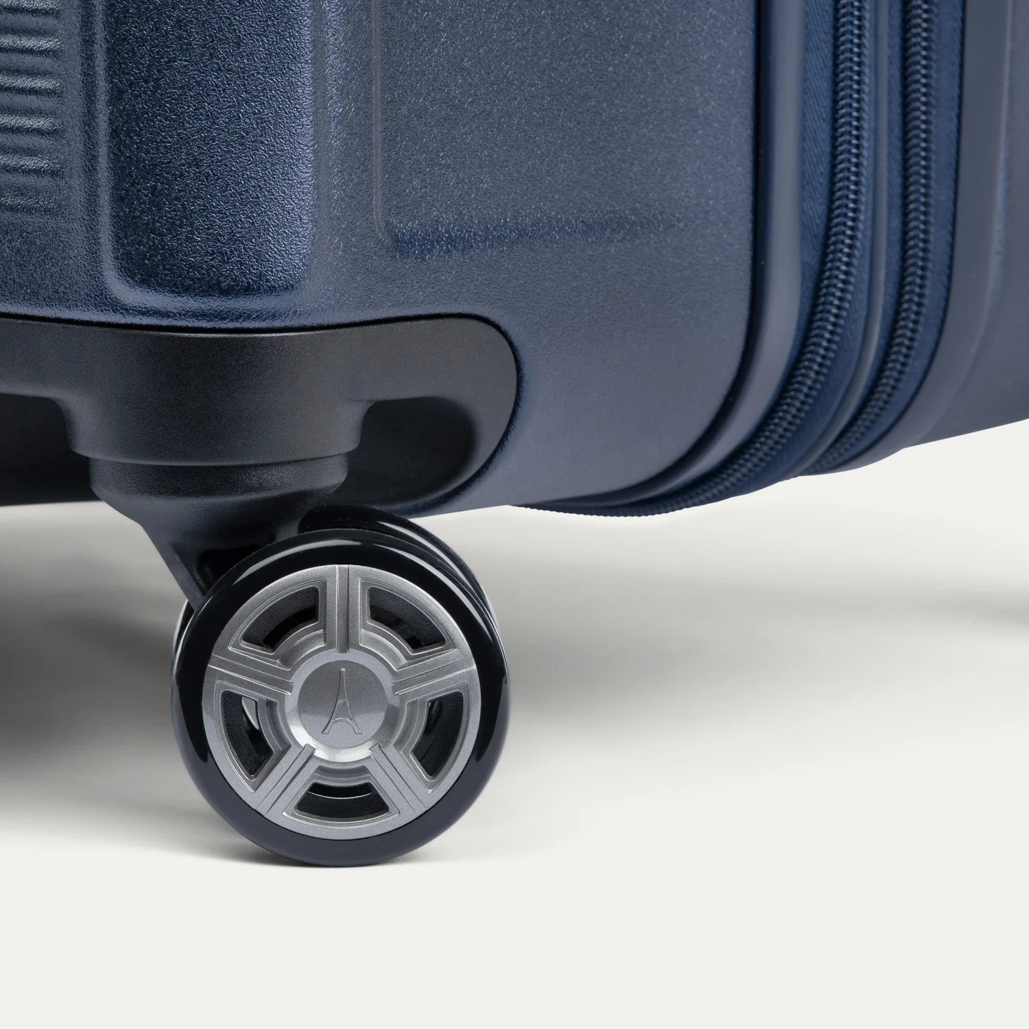 Platinum® Elite Large Check-In Hardside Spinner - Image 48