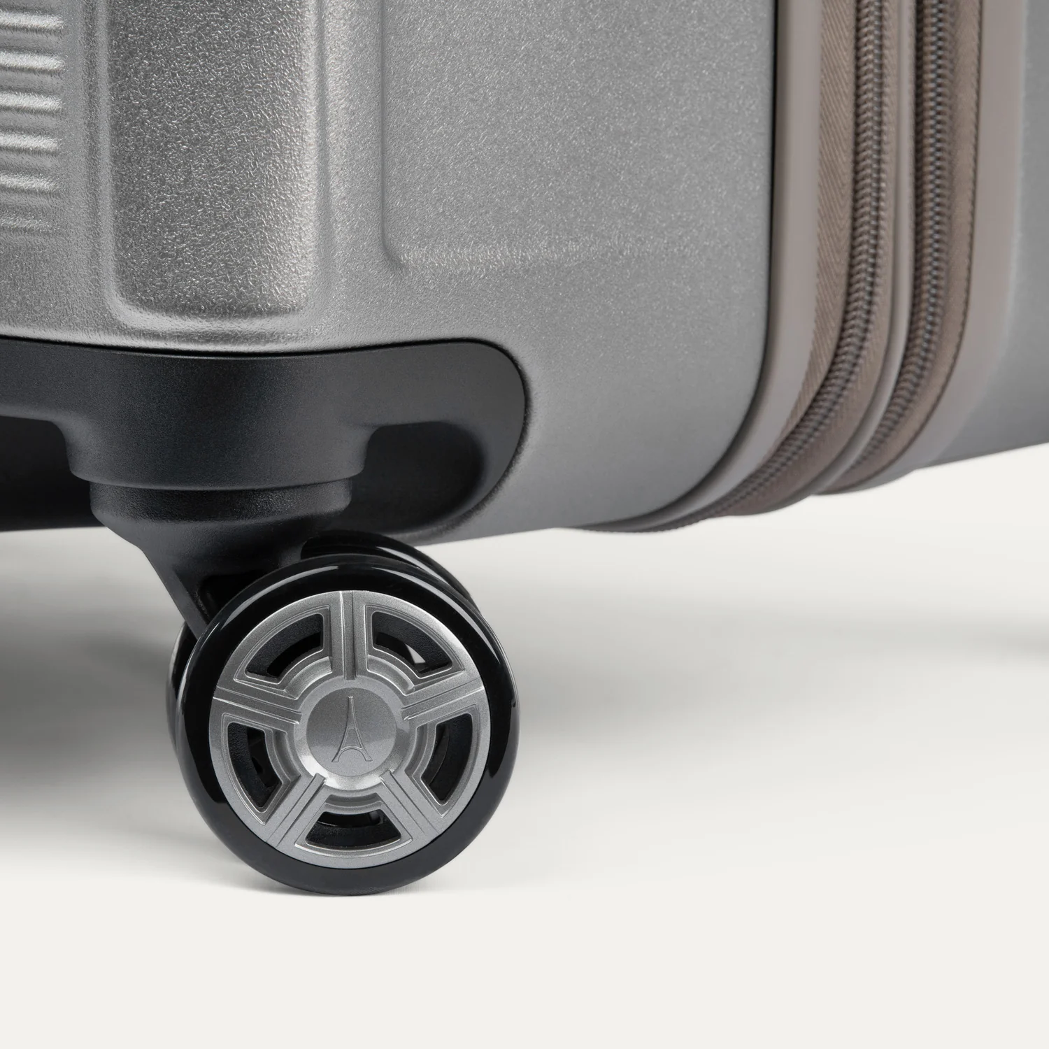 Platinum® Elite Large Check-In Hardside Spinner - Image 56