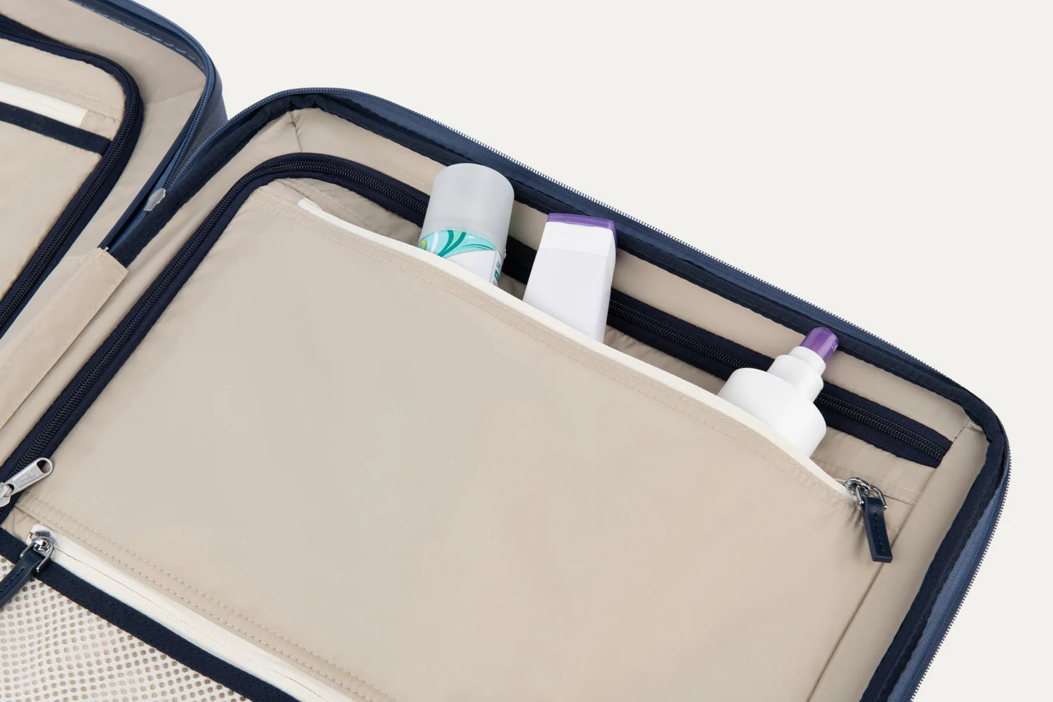 Platinum® Elite Medium Check-In Hardside Spinner - Image 36