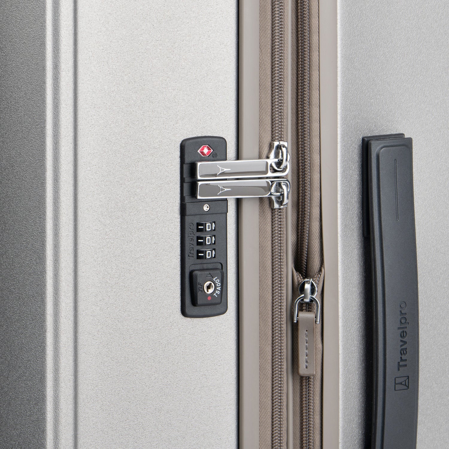 Platinum® Elite Medium Check-In Hardside Spinner - Image 70
