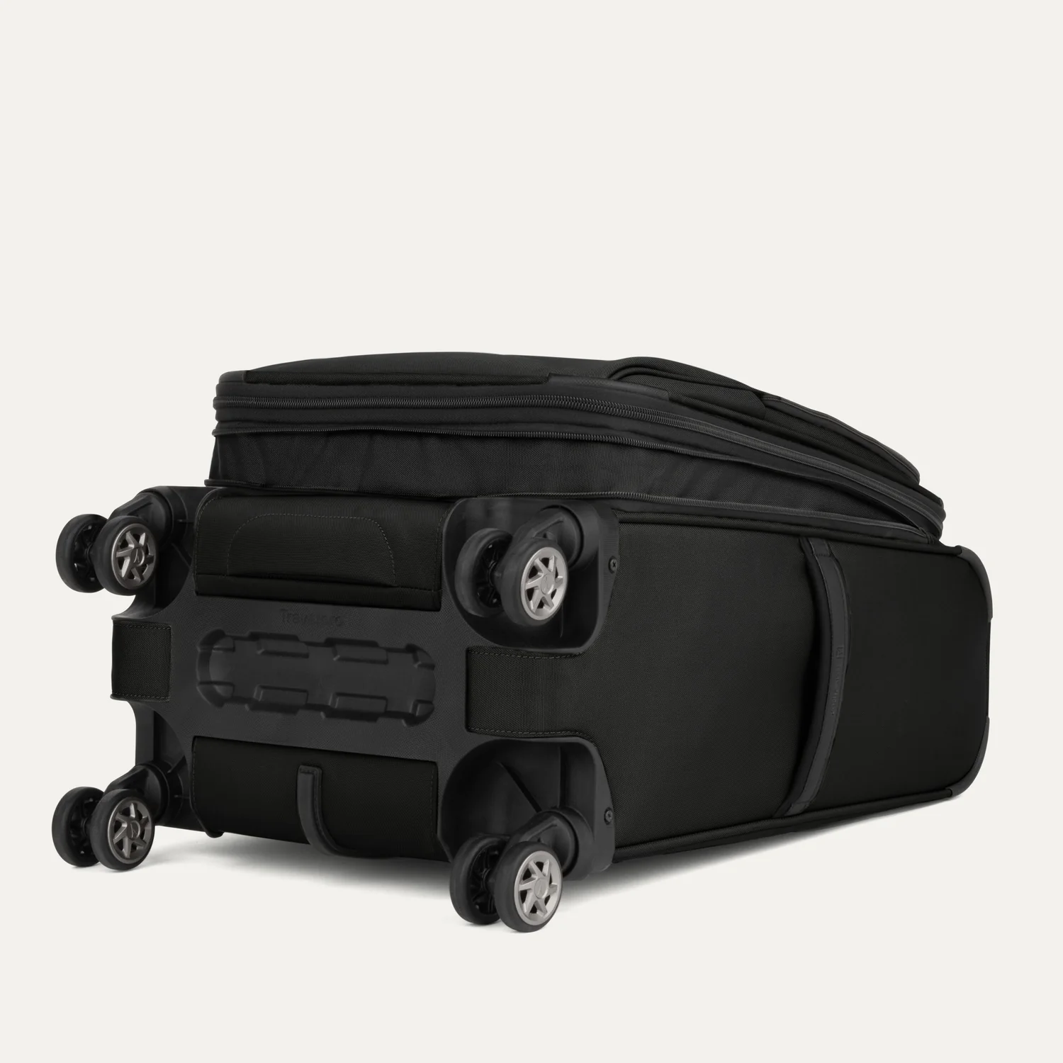 Roundtrip® Carry-on & Medium Check-in Spinner Set - Image 12