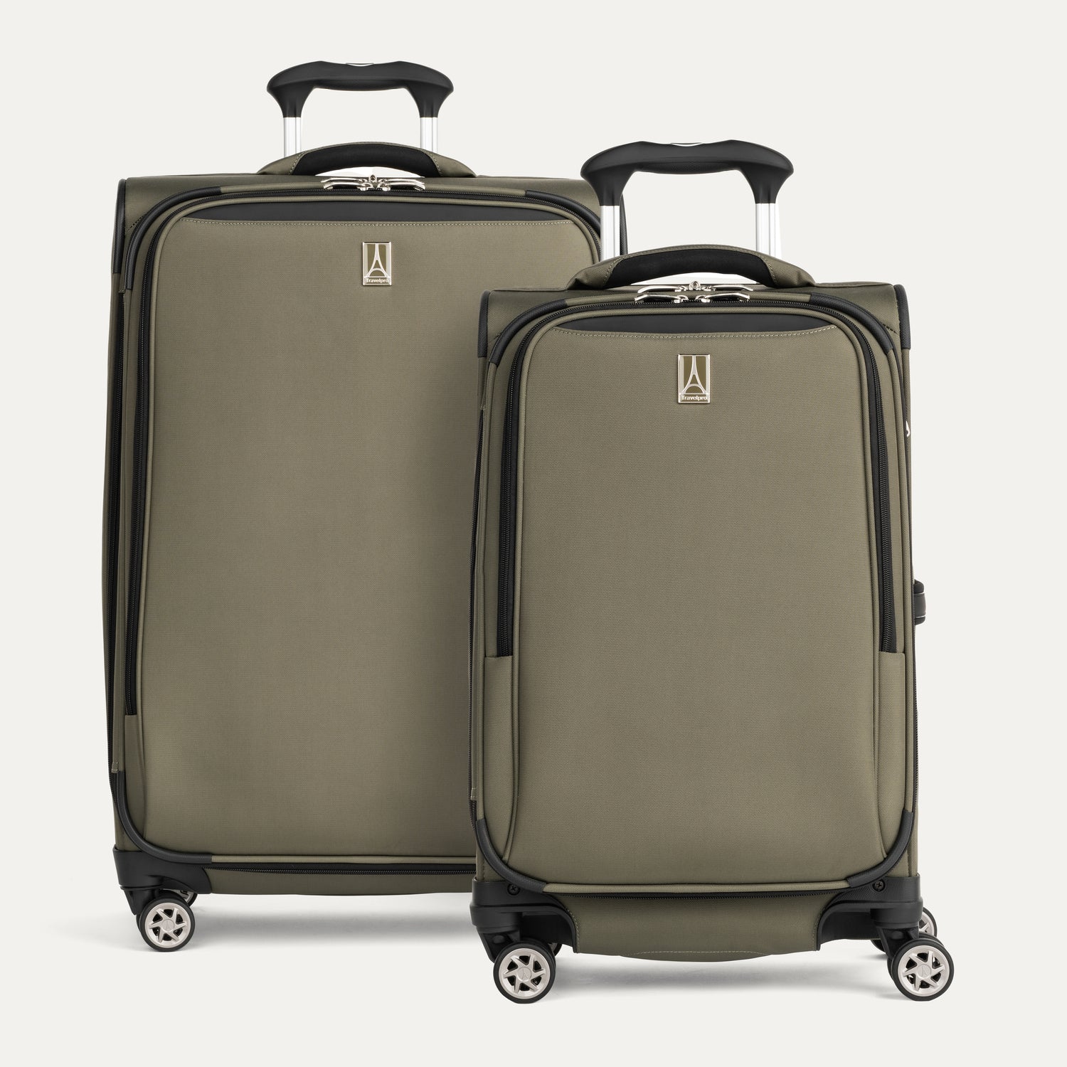 Roundtrip® Carry-on & Medium Check-in Spinner Set - Image 17