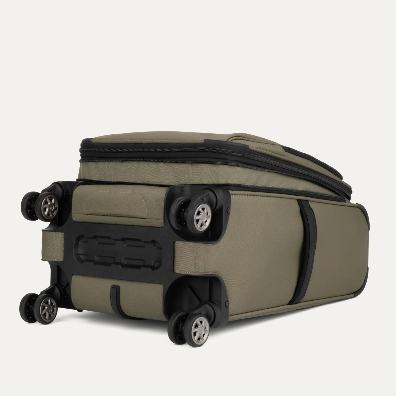 Roundtrip® Carry-on & Medium Check-in Spinner Set - Image 20