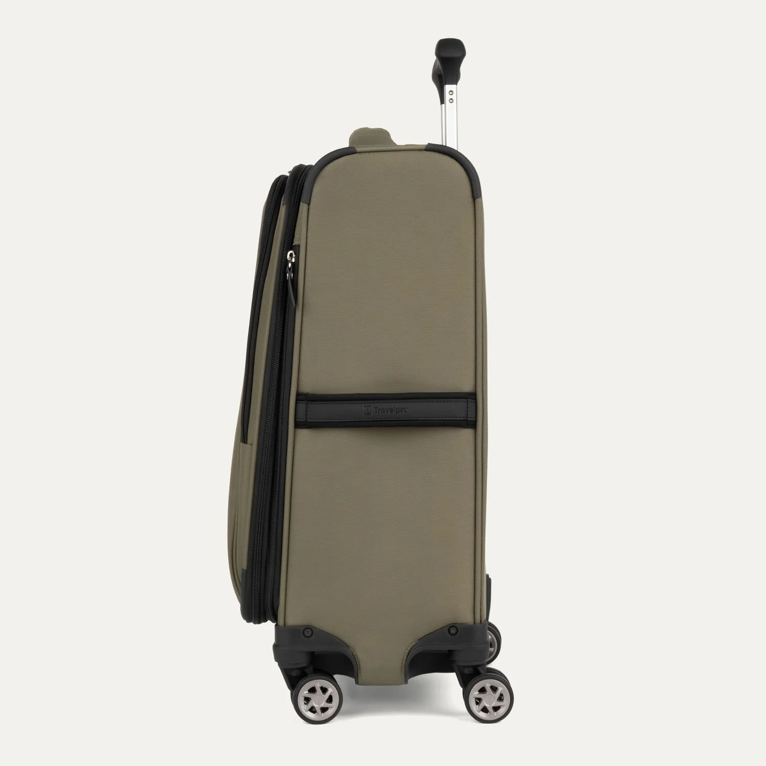 Roundtrip® Carry-on & Medium Check-in Spinner Set - Image 21