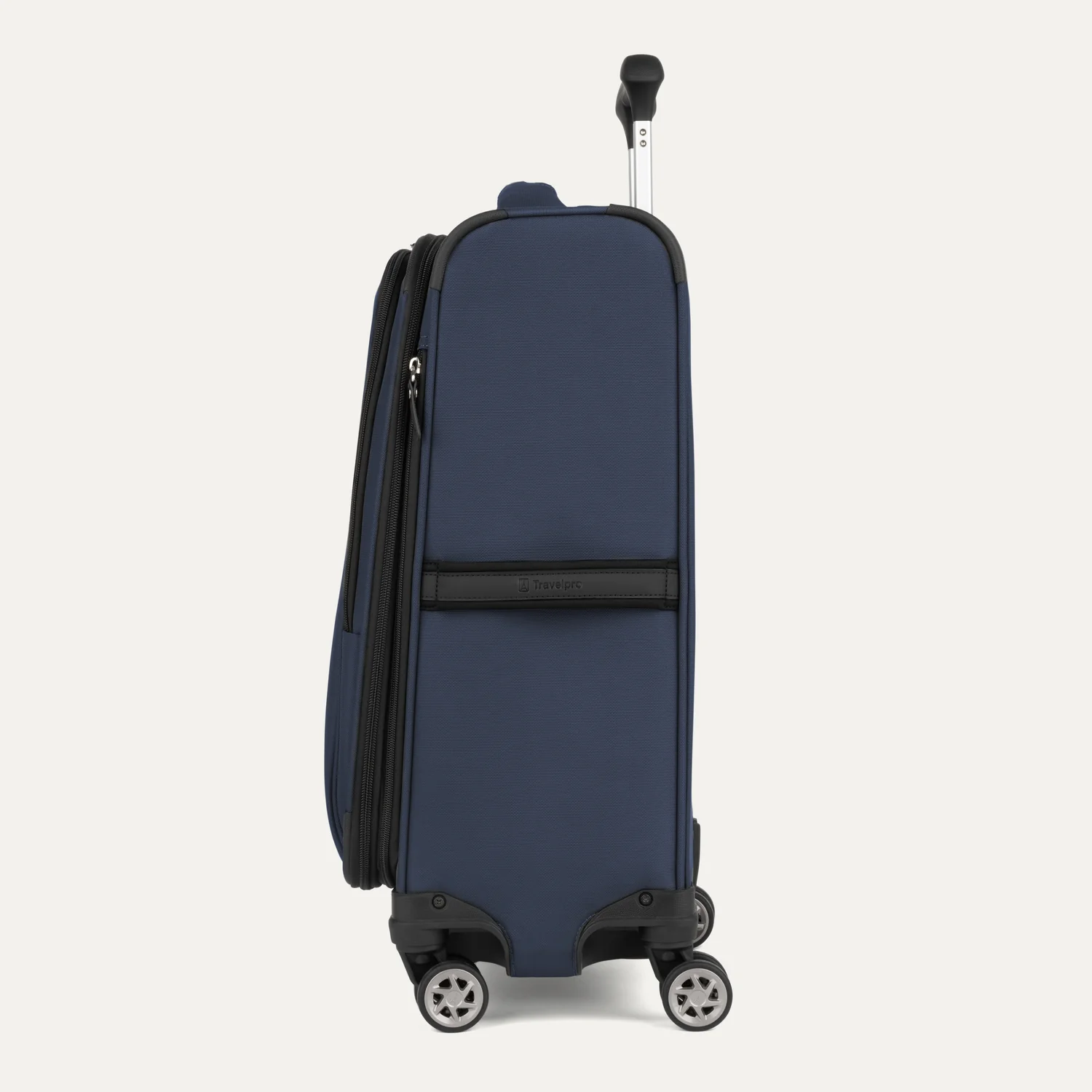 Roundtrip® Carry-on & Medium Check-in Spinner Set - Image 29