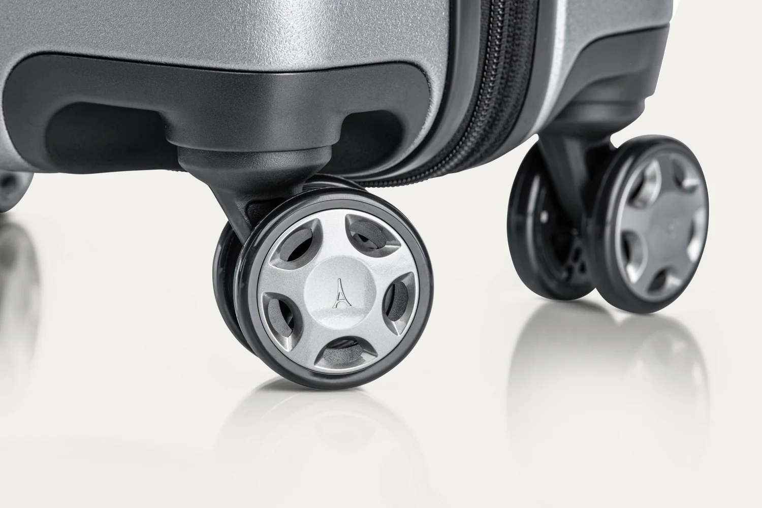 Travelpro® x Travel + Leisure® Compact Carry-On Spinner - Image 20