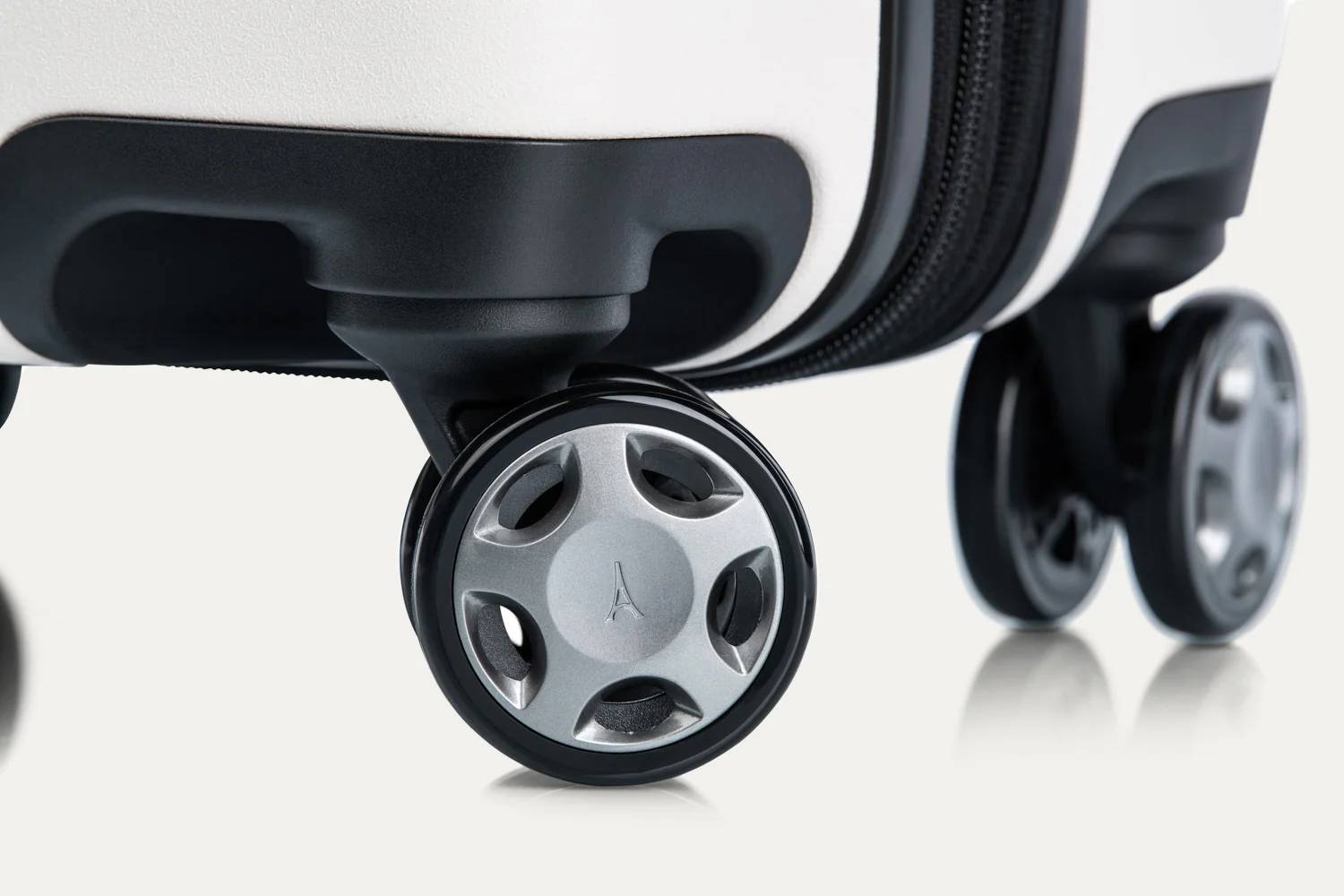 Travelpro® x Travel + Leisure® Compact Carry-On Spinner - Image 26